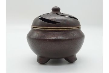 希少　金寿堂　名人　雨宮宗造　龍毛彫り　鐡香炉　鉄製(共箱付き、香爐、三つ脚)(R-062569)