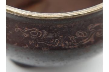 希少　金寿堂　名人　雨宮宗造　龍毛彫り　鐡香炉　鉄製(共箱付き、香爐、三つ脚)(R-062569)