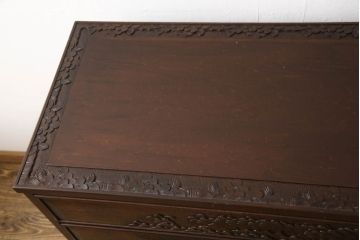 中古　美品　大阪屋家具店　軽井沢彫り　咲き誇る桜が見事に彫刻されたサイドチェスト(衣装箪笥、和タンス、引き出し、サイドボード)(R-062576)