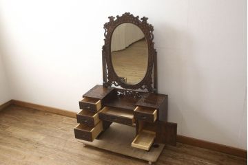 中古　軽井沢彫り　趣ある木の色合いと凝った桜の意匠が和の雰囲気を高めるドレッサーとスツールのセット(鏡台、化粧台、ミラー)(R-062577)