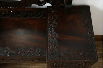 中古　軽井沢彫り　趣ある木の色合いと凝った桜の意匠が和の雰囲気を高めるドレッサーとスツールのセット(鏡台、化粧台、ミラー)(R-062577)