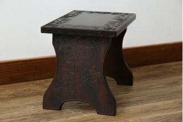 中古　軽井沢彫り　趣ある木の色合いと凝った桜の意匠が和の雰囲気を高めるドレッサーとスツールのセット(鏡台、化粧台、ミラー)(R-062577)