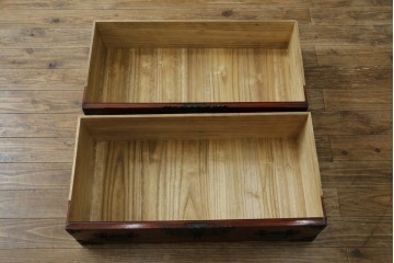 和製ビンテージ　国産　職人手造り　前面欅(ケヤキ)材　金具も分厚く立派!　船箪笥の錠前金具がついた佐渡箪笥ローボード　(R-062581)