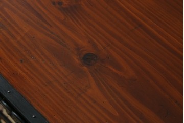 和製ビンテージ　国産　職人手造り　前面欅(ケヤキ)材　金具も分厚く立派!　船箪笥の錠前金具がついた佐渡箪笥ローボード　(R-062581)