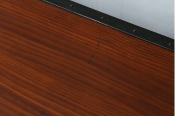 和製ビンテージ　国産　職人手造り　前面欅(ケヤキ)材　金具も分厚く立派!　船箪笥の錠前金具がついた佐渡箪笥ローボード　(R-062581)