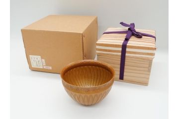 金物師　十一代　中川浄益　菊唐草彫り　モウル　建水　4.6寸(共箱付き、モール、茶道具、こぼし、水翻、和食器、四寸六分)(R-062588)