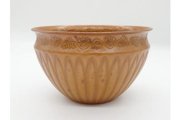 金物師　十一代　中川浄益　菊唐草彫り　モウル　建水　4.6寸(共箱付き、モール、茶道具、こぼし、水翻、和食器、四寸六分)(R-062588)