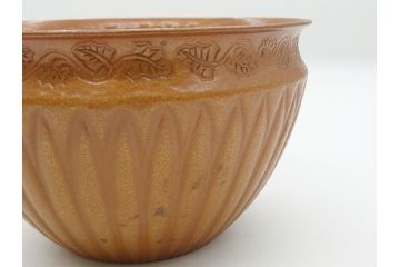 金物師　十一代　中川浄益　菊唐草彫り　モウル　建水　4.6寸(共箱付き、モール、茶道具、こぼし、水翻、和食器、四寸六分)(R-062588)