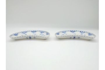 デンマーク　ROYAL　COPENHAGEN(ロイヤルコペンハーゲン)　ブルーフルーテッド　フルレース　クレセント　ディッシュ2客セット(変形皿、三門型、洋食器、プレート)(定価約88000円)(R-062590)
