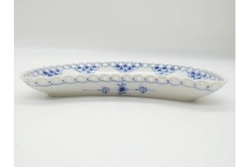 デンマーク　ROYAL　COPENHAGEN(ロイヤルコペンハーゲン)　ブルーフルーテッド　フルレース　クレセント　ディッシュ2客セット(変形皿、三門型、洋食器、プレート)(定価約88000円)(R-062590)