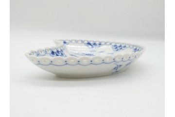 デンマーク　ROYAL　COPENHAGEN(ロイヤルコペンハーゲン)　ブルーフルーテッド　フルレース　クレセント　ディッシュ2客セット(変形皿、三門型、洋食器、プレート)(定価約88000円)(R-062590)