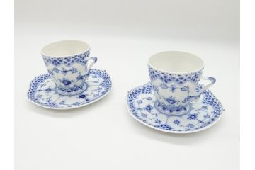 デンマーク　ROYAL　COPENHAGEN(ロイヤルコペンハーゲン)　ブルーフルーテッド　フルレース　ペア　コーヒーカップ&ソーサー2客セット(洋食器)(定価約110000円)(R-062595)