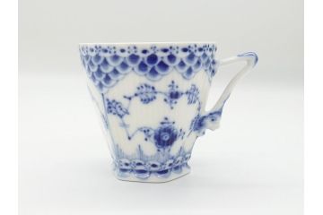 デンマーク　ROYAL　COPENHAGEN(ロイヤルコペンハーゲン)　ブルーフルーテッド　フルレース　ペア　コーヒーカップ&ソーサー2客セット(洋食器)(定価約110000円)(R-062595)