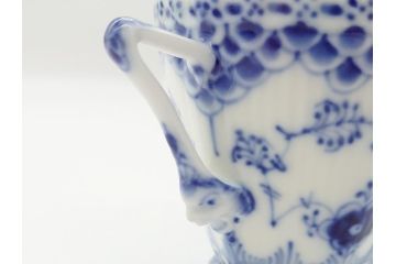 デンマーク　ROYAL　COPENHAGEN(ロイヤルコペンハーゲン)　ブルーフルーテッド　フルレース　ペア　コーヒーカップ&ソーサー2客セット(洋食器)(定価約110000円)(R-062595)