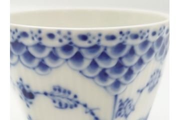 デンマーク　ROYAL　COPENHAGEN(ロイヤルコペンハーゲン)　ブルーフルーテッド　フルレース　ペア　コーヒーカップ&ソーサー2客セット(洋食器)(定価約110000円)(R-062595)