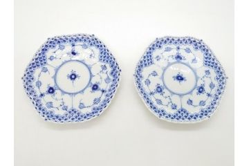 デンマーク　ROYAL　COPENHAGEN(ロイヤルコペンハーゲン)　ブルーフルーテッド　フルレース　ペア　コーヒーカップ&ソーサー2客セット(洋食器)(定価約110000円)(R-062595)