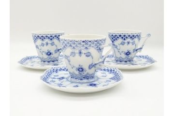 デンマーク　ROYAL　COPENHAGEN(ロイヤルコペンハーゲン)　ブルーフルーテッド　フルレース　コーヒーカップ&ソーサー3客セット(定価165000円)(洋食器)(R-062596)