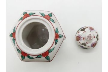 中国　古玩　大明萬暦年製　赤絵　龍図　香炉(香爐、三つ足)(R-062599)