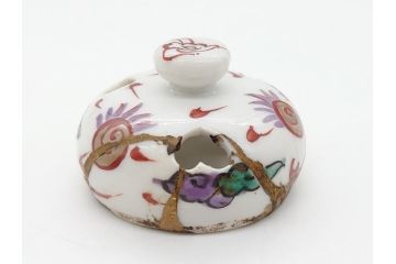 中国　古玩　大明萬暦年製　赤絵　龍図　香炉(香爐、三つ足)(R-062599)