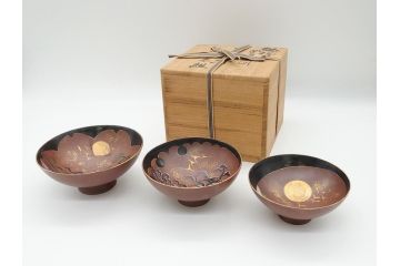 備前陶森　葛尾　絵備前　蓬草仙之図　壱組　富士庵収蔵古備前　三ツ重盃(杯)3客セット(共箱付き、茶碗、色絵、金彩、鶴亀図)(R-062604)