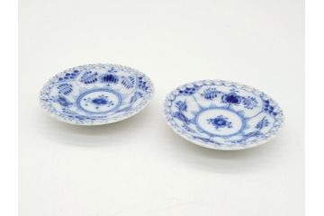 デンマーク　ROYAL COPENHAGEN(ロイヤルコペンハーゲン)　ブルーフルーテッド　フルレース　約7.5cm　ミニプレート2枚セット(洋食器、バタープレート)(定価約2万4千円)(R-062605)