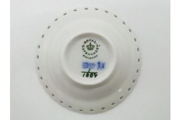 デンマーク　ROYAL COPENHAGEN(ロイヤルコペンハーゲン)　ブルーフルーテッド　フルレース　約7.5cm　ミニプレート2枚セット(洋食器、バタープレート)(定価約2万4千円)(R-062605)