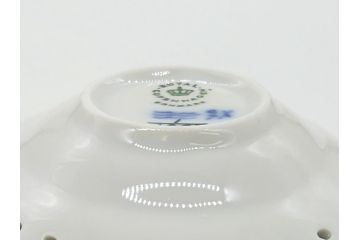 デンマーク　ROYAL COPENHAGEN(ロイヤルコペンハーゲン)　ブルーフルーテッド　フルレース　約7.5cm　ミニプレート2枚セット(洋食器、バタープレート)(定価約2万4千円)(R-062605)