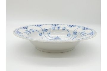 デンマーク　ROYAL　COPENHAGEN(ロイヤルコペンハーゲン)　ブルーフルーテッド　フルレース　約23cm　ディーププレート(スープディッシュ、皿、洋食器)(定価約38500円)(R-062611)