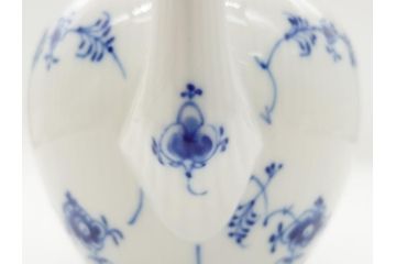 デンマーク　ROYAL　COPENHAGEN(ロイヤルコペンハーゲン)　ブルーフルーテッド　ハーフレース　ティーポット(洋食器)(定価約55000円)(R-062612)