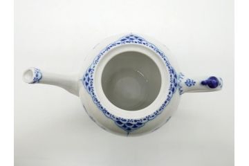 デンマーク　ROYAL　COPENHAGEN(ロイヤルコペンハーゲン)　ブルーフルーテッド　ハーフレース　ティーポット(洋食器)(定価約55000円)(R-062612)