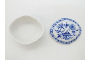 ドイツ　マイセン　Meissen　ブルーオニオン シュガーポット&ボンボン入れセット(菓子器、小物入れ、蓋物、洋食器)(定価:シュガーポット約33,000円、ボンボン入れ約37,400円)(R-062616)