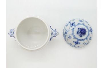 デンマーク　ROYAL COPENHAGEN　ロイヤルコペンハーゲン　ブルーフルーテッド　ハーフレース　シュガーボウル(シュガーポット、洋食器)(定価38,500円)(R-062617)
