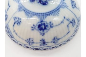 デンマーク　ROYAL COPENHAGEN　ロイヤルコペンハーゲン　ブルーフルーテッド　ハーフレース　シュガーボウル(シュガーポット、洋食器)(定価38,500円)(R-062617)