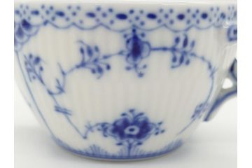 デンマーク　ROYAL COPENHAGEN　ロイヤルコペンハーゲン　ブルーフルーテッド　ハーフレース　シュガーボウル(シュガーポット、洋食器)(定価38,500円)(R-062617)