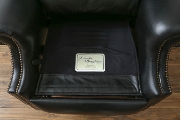 中古　美品　アメリカ　DREXEL HERITAGE(ドレクセルヘリテイジ)取り扱い　ジャレットブラザーズ(Jarrett Brothers)　高級本革　大人の贅沢なくつろぎ空間を演出!ウィングバック1人掛けレザーソファ(ウイングバック、1P、一人掛けソファ、リクライニングチェア、アームチェア)(定価約45万円)(R-062628)
