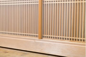 ビンテージ建具　両面ガラス　繊細な格子が目を惹く筬(おさ)欄間2枚セット(明り取り、明かり取り、オサランマ、ヴィンテージ、建具)(R-062630)