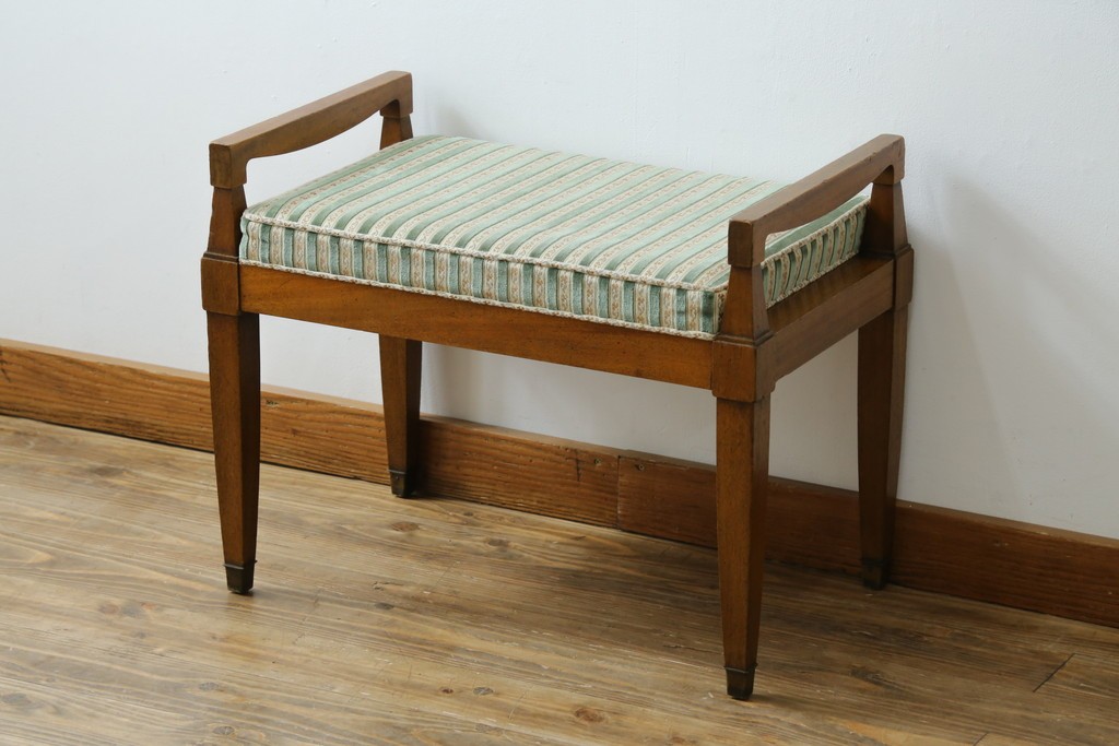 中古　DREXEL HERITAGE(ドレクセルヘリテイジ)　直線的なフォルムが美しいオットマン　(R-062637)