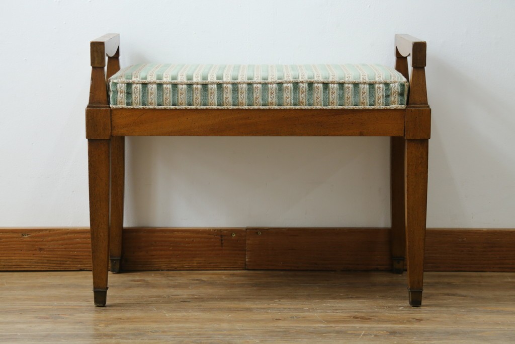 中古　DREXEL HERITAGE(ドレクセルヘリテイジ)　直線的なフォルムが美しいオットマン　(R-062637)