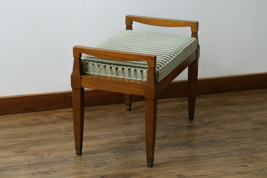 中古　DREXEL HERITAGE(ドレクセルヘリテイジ)　直線的なフォルムが美しいオットマン　(R-062637)