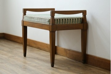 中古　DREXEL HERITAGE(ドレクセルヘリテイジ)　直線的なフォルムが美しいオットマン　(R-062637)