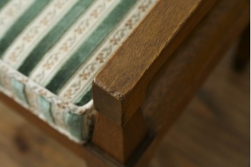 中古　DREXEL HERITAGE(ドレクセルヘリテイジ)　直線的なフォルムが美しいオットマン　(R-062637)