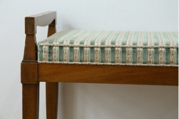 中古　DREXEL HERITAGE(ドレクセルヘリテイジ)　直線的なフォルムが美しいオットマン　(R-062637)