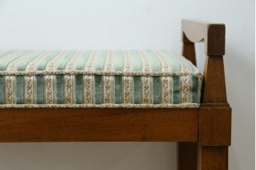 中古　DREXEL HERITAGE(ドレクセルヘリテイジ)　直線的なフォルムが美しいオットマン　(R-062637)