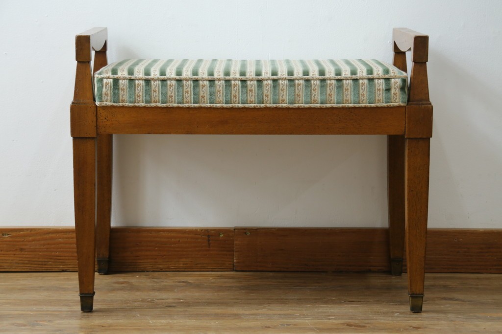 中古　DREXEL HERITAGE(ドレクセルヘリテイジ)　直線的なフォルムが美しいオットマン　(R-062637)