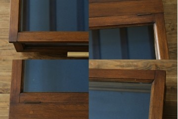 イギリスアンティーク　卓上　平置き　ブルーと深みのある木味の組合せがシックな両開きガラスケース　(R-062647)
