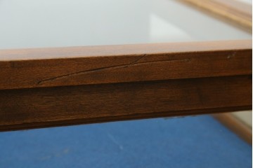 イギリスアンティーク　卓上　平置き　ブルーと深みのある木味の組合せがシックな両開きガラスケース　(R-062647)