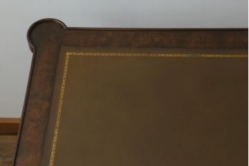中古　DREXEL HERITAGE(ドレクセルヘリテイジ)　レザートップがおしゃれなゲームテーブル(ダイニングテーブル、サイドテーブル、食卓、2人掛け、机、在宅ワーク用、在宅用、ワークデスク、本革)(R-062648)