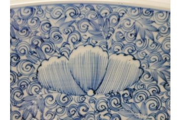江戸期　古伊万里　染付　線描　花唐草　1尺3寸皿　約41cm　大皿(一尺三寸、和食器、和皿)(R-062655)