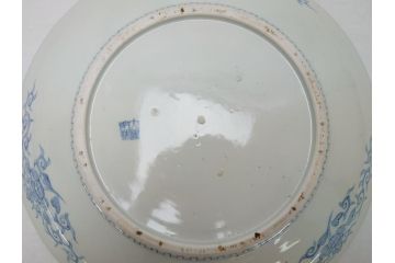 江戸期　古伊万里　染付　線描　花唐草　1尺3寸皿　約41cm　大皿(一尺三寸、和食器、和皿)(R-062655)