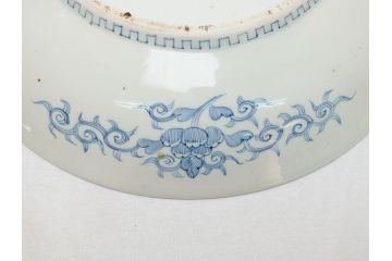 江戸期　古伊万里　染付　線描　花唐草　1尺3寸皿　約41cm　大皿(一尺三寸、和食器、和皿)(R-062655)